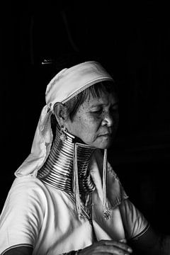 lang nek vrouw in Myanmar van Mark Thurman