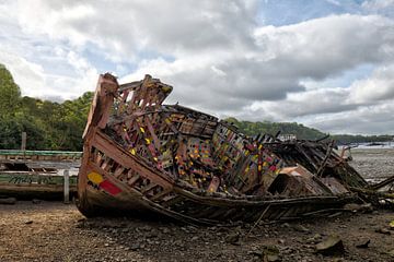 HDR urbex Cimetiere a bateaux ship graveyard at Quelmer brittany sur W J Kok