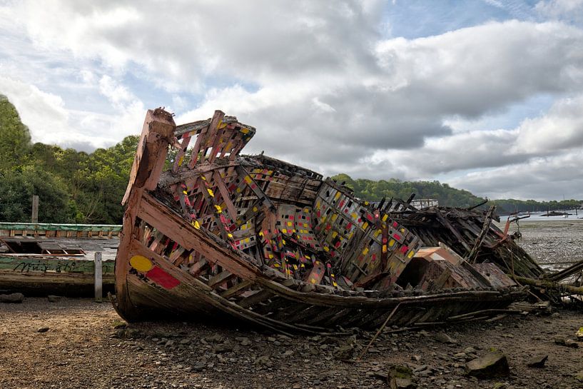 HDR urbex Cimetiere a bateaux ship graveyard at Quelmer brittany by W J Kok