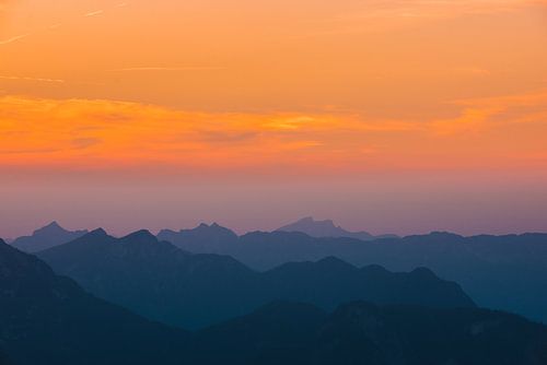 "Dämmerung" über der österreichischen Alpen