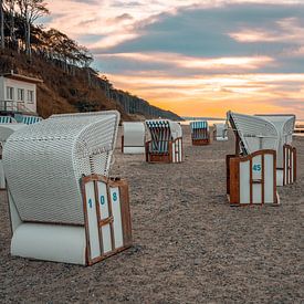 Zonsopgang op het strand Spookbos Nienhagen aan de Oostzee, Oostzeekust, Mecklenburg-Vorpommern, Duitsland van Thilo Wagner