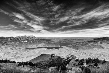 Cabrio Stanserhorn Bahn - version noir et blanc sur Tony Buijse