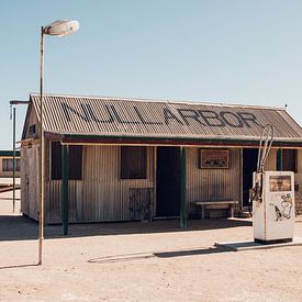 Retro petrol station along the road in Australia by Guido Boogert