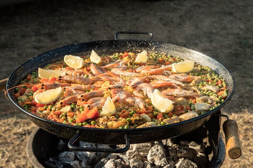 Paella, wie es von den Spaniern zubereitet wird. von Annelies Martinot