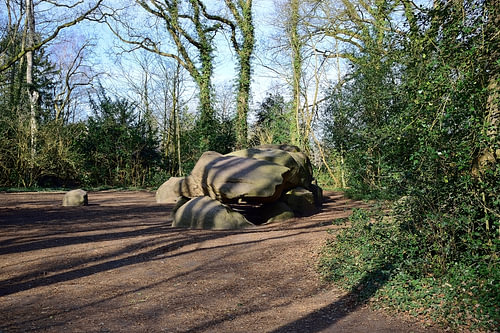 We naderen dolmen D27
