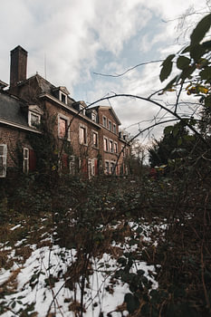 Verlassenes Herrenhaus: Belgiens Winterstille
