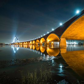 De Oversteek bij Nijmegen van Jeroen Mondria