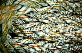 Colours in the weave - detail of a robust rope by Thorsten Güttes / 25pictures