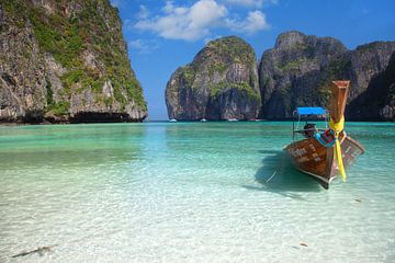 Maya bay Thailand with longtail boat by Tilo Grellmann