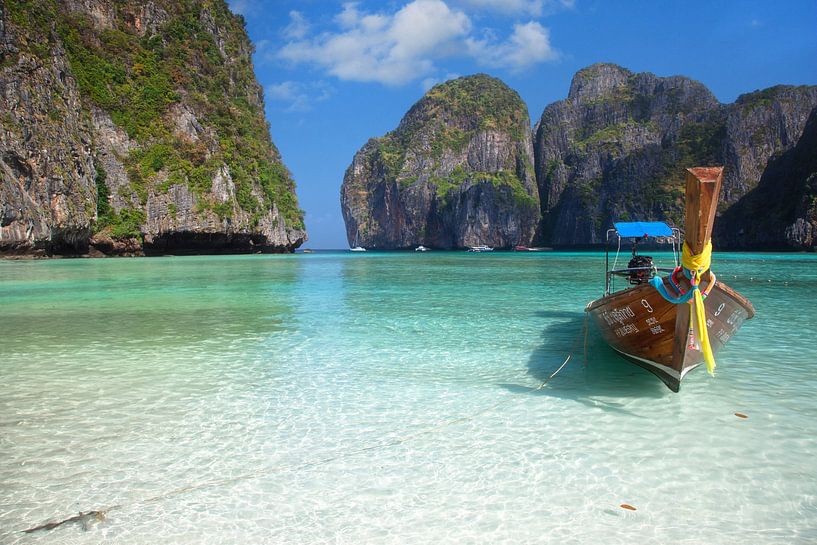 Maya bay Thailand with longtail boat by Tilo Grellmann