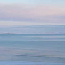 A panning on the coast of Iceland by Danny Budts