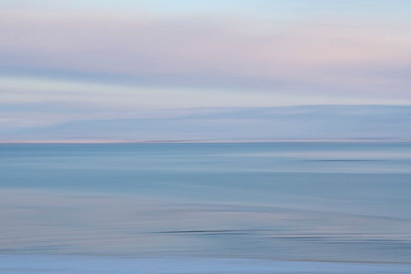 A panning on the coast of Iceland by Danny Budts
