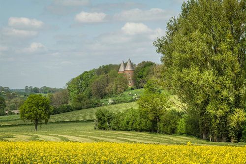 De Abdij Sint-Benedictusberg tijdens de zomer