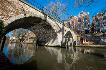 Bridge over canal by Joris Louwes