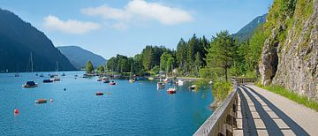 vue sur le camping lake achensee avec bateaux à voile, tirol sur SusaZoom