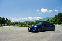 Toyota GT86 am Fuße des Mount Fuji