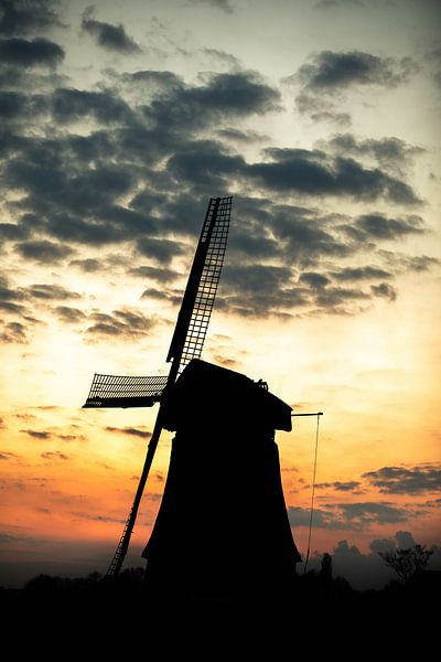 Mill silhouette by Lenskappie