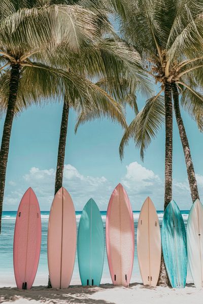 Surfplanken in een palmenparadijs van Poster Art Shop