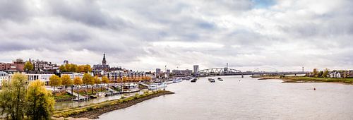Nijmegen vanaf de Waalbrug
