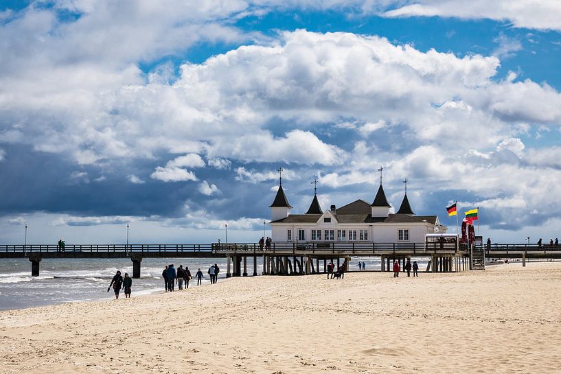 Die Seebrücke in Ahlbeck auf der Insel Usedom van Rico Ködder