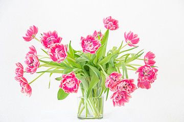 Tulpen in einer Vase von Ron Poot