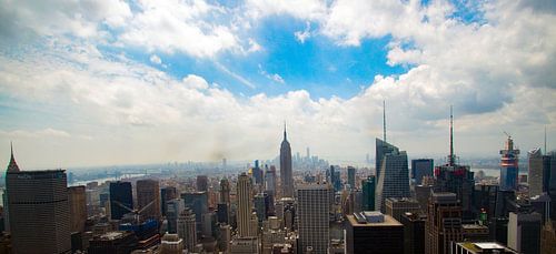 New York skyline with Empire state building from Rockefeller centre
