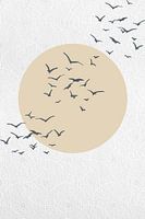 Japandi. Abstrakte Landschaft mit Pastell beige Sonne und Vögel auf japanischen weißen Muster
