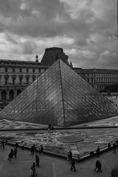 The Louvre in Black and White | Paris | France Travel Photography by Dohi Media