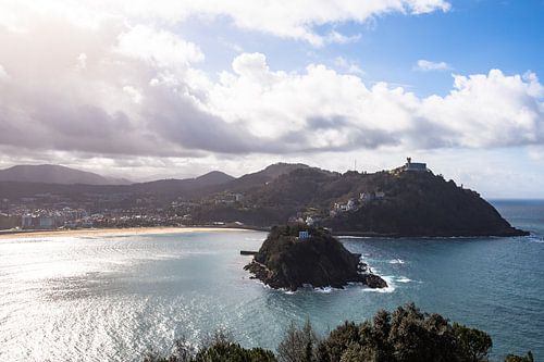 Uitzicht op de stad en strand van San Sebastian