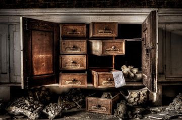 Empty drawers by Eus Driessen