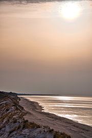 Am Strand der Ostsee mit Dünen von Martin Köbsch