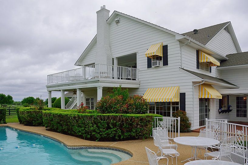 Het zwembad bij landhuis Southfork van Frank's Awesome Travels