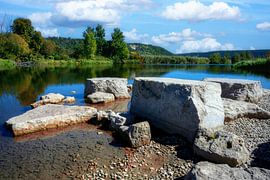 Felsen am Fluss Almühl in Kottingwörth von ManfredFotos