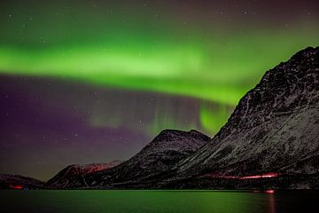 Betoverende Wanddecoratie: Tromvik's Bergen, Baai en Noorderlicht in Één Prachtige Foto van Eriks Photoshop