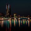 Nachts in Frankfurt am Main mit Brücke von Mustafa Kurnaz
