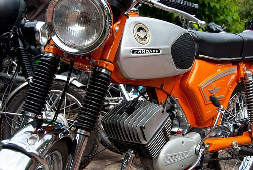 Oldtimer Zündapp brommer (kleur)