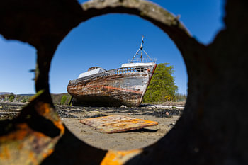 Shipwreck – colour