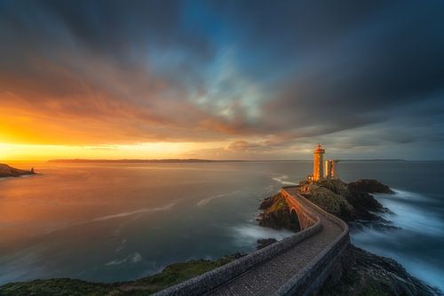 Sonnenaufgang am Leuchtturm Petit Minou in der Bretagne