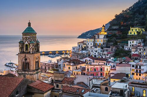 Sonnenuntergang in Amalfi, Italien von Michael Abid