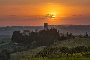 Abtei von Badia a Passignano bei Sonnenuntergang im Herbst