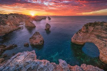 Praia da Marinha van Loris Photography