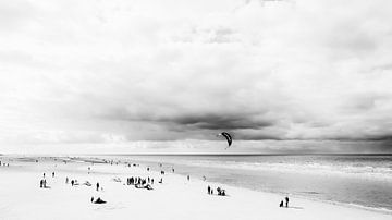 Kitesurfer in Sankt Peter-Ording von Heiko Westphalen