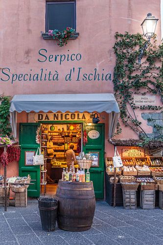 Traditionele delicatessenwinkel in Forio, eiland Ischia, Italië