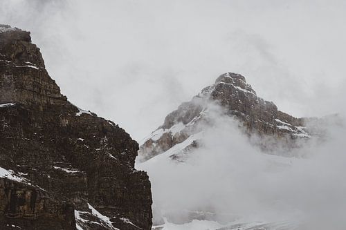Bergtoppen vanuit de helikopter