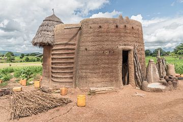 Hutte traditionnelle en terre en Afrique | Bénin