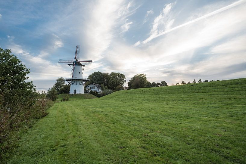 windmolen in Deil Holland by Marcel Derweduwen