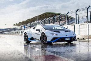Lamborghini Huracan STO auf der Rennstrecke von Assen