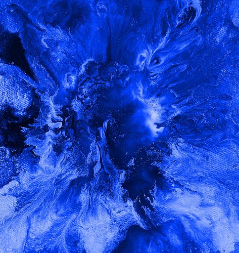 Sehnsucht in den Wolken in Blau