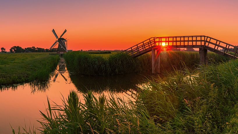 Zonsondergang bij "De Zilvermeeuw" van Henk Meijer Photography