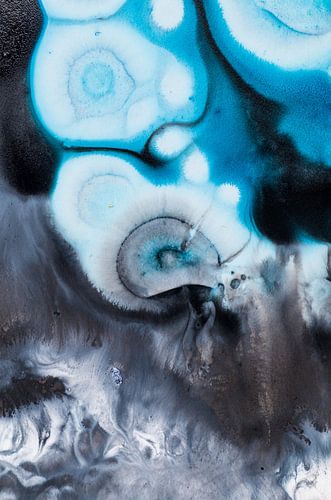 Bleu and black ink